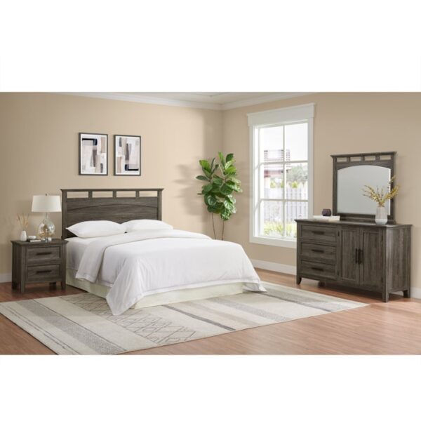 Transitional 4-Piece Queen Bedroom Set with Black Metal Hardware
